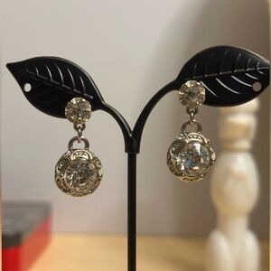 GUC Juicy Dangling Pierced Earrings